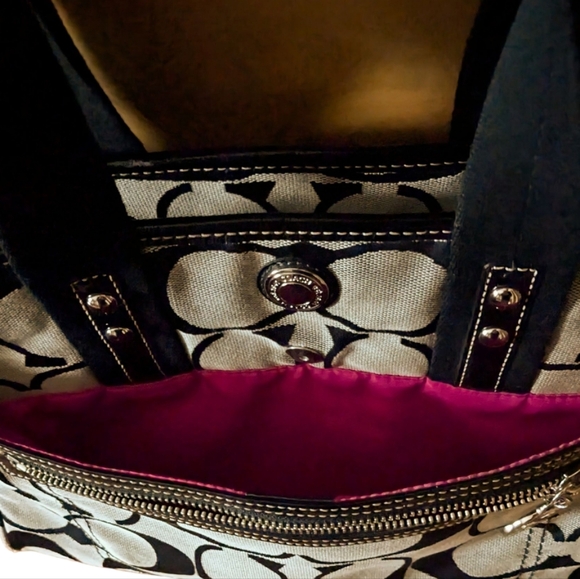 Vintage Coach Daisy Signature Collection Monogram Handbag - Picture 9 of 13